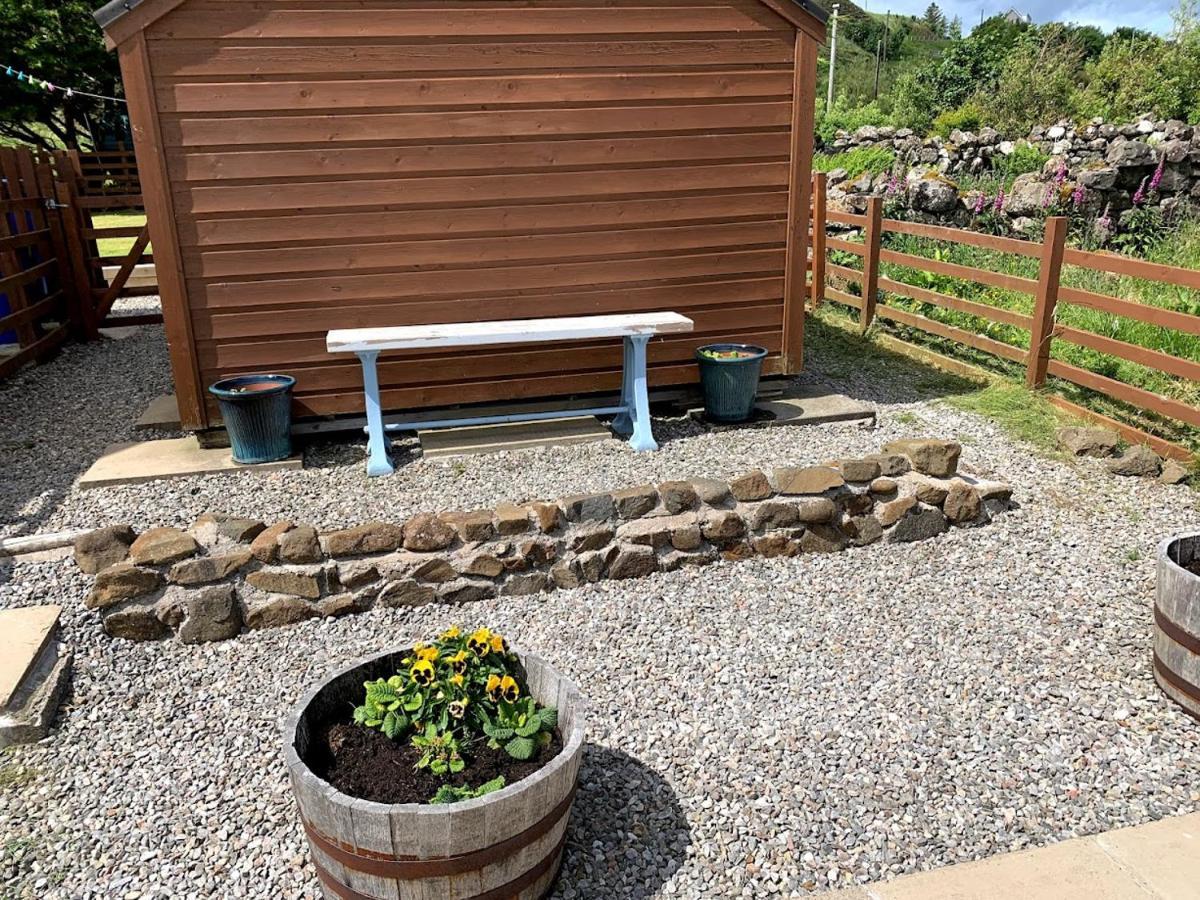 Driftwood Cottage Staffin Exterior photo