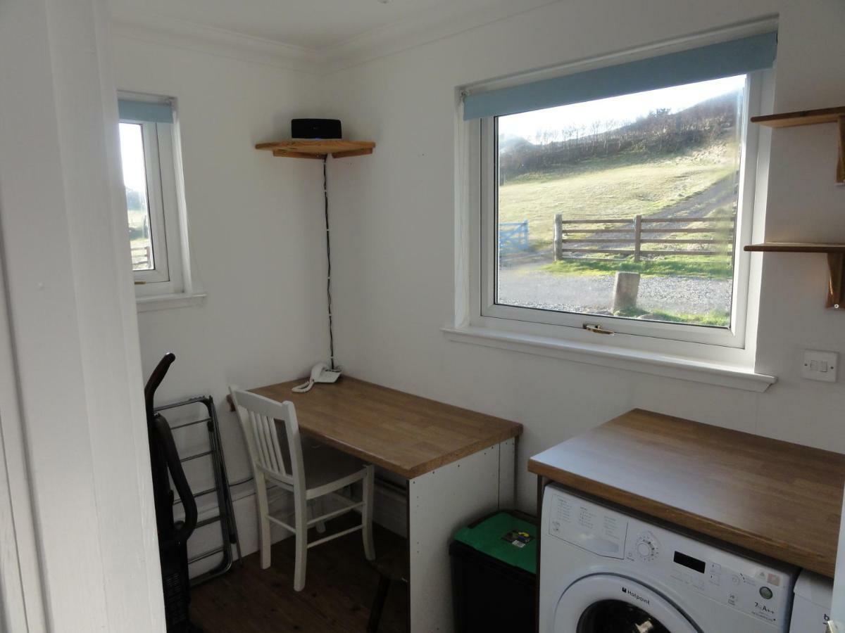 Driftwood Cottage Staffin Exterior photo